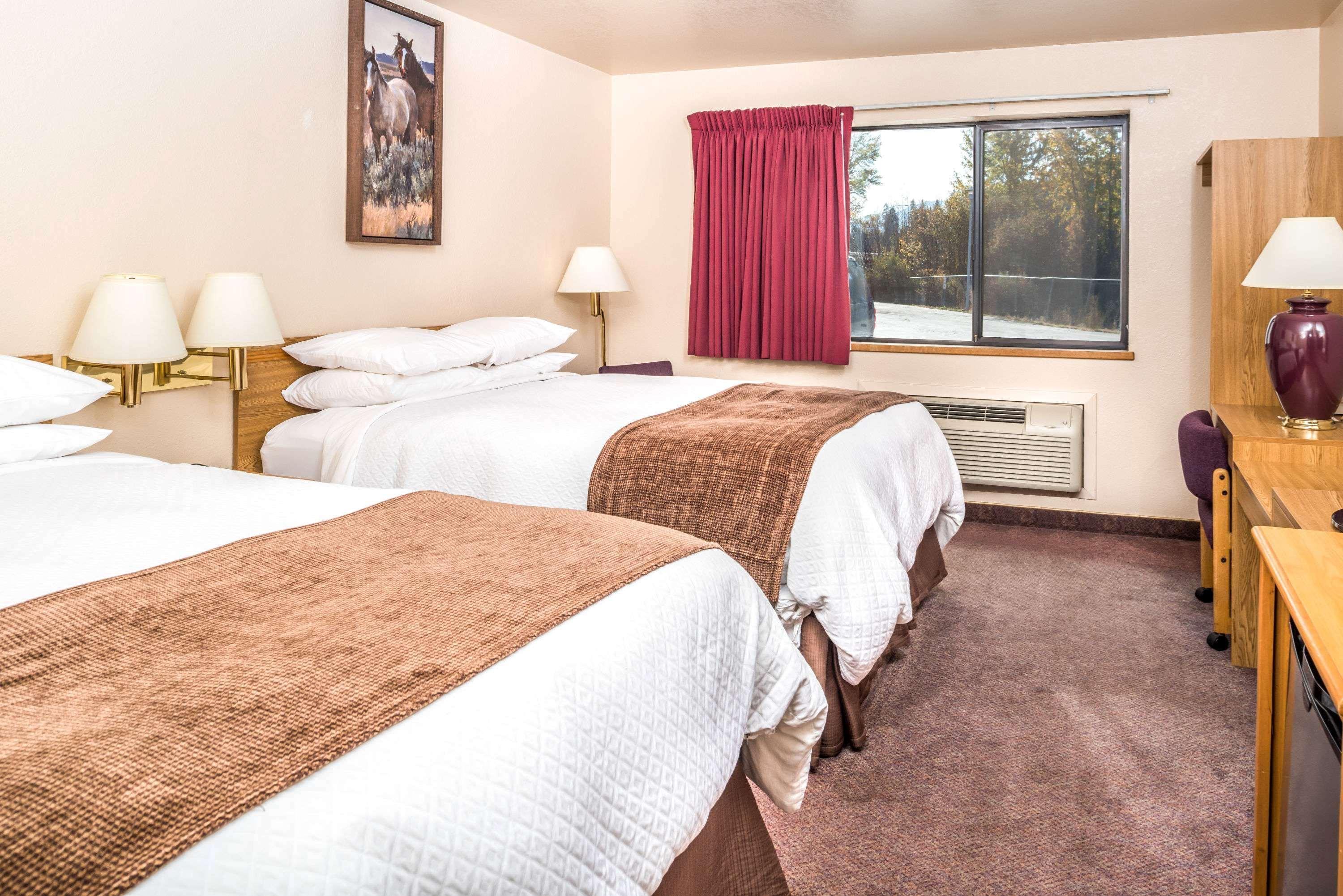 Hotel Super 8 By Wyndham St. Regis Zewnętrze zdjęcie